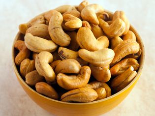 Cashews are a good source of magnesium.