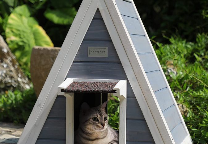 Petsfit Outdoor Cat House